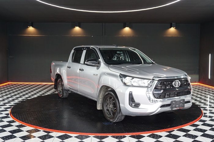 REVO 2WD 2022 2.4 ENTRY AT DOUBLE CAB SILVER  5548 full