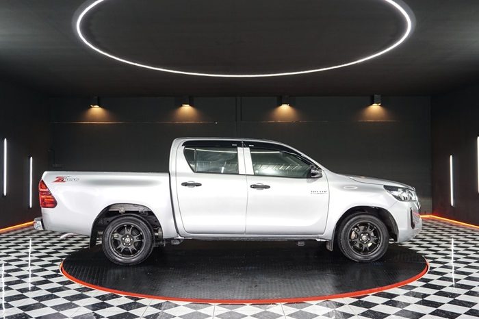 REVO 2WD 2022 2.4 ENTRY AT DOUBLE CAB SILVER  5548 full