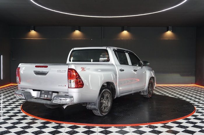 REVO 2WD 2022 2.4 ENTRY AT DOUBLE CAB SILVER  5548 full