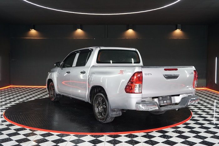 REVO 2WD 2022 2.4 ENTRY AT DOUBLE CAB SILVER  5548 full