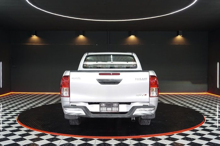 REVO 2WD 2022 2.4 ENTRY AT DOUBLE CAB SILVER  5548 full