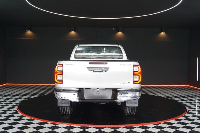 REVO 4WD 2021 2.8 HIGHT AT DOUBLE CAB SILVER  1621 full