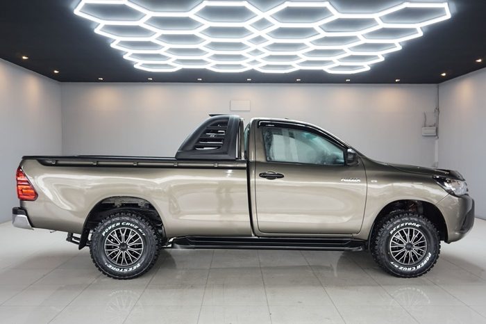 REVO 2WD 2018 2.4J MT STANDARD BRONZE  4079 full