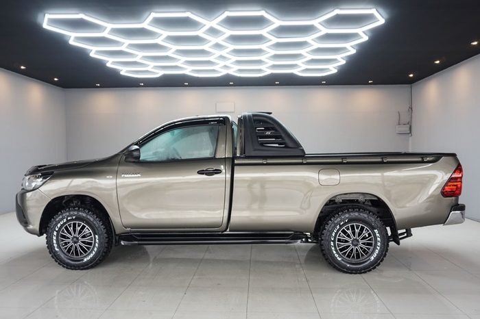 REVO 2WD 2018 2.4J MT STANDARD BRONZE  4079 full