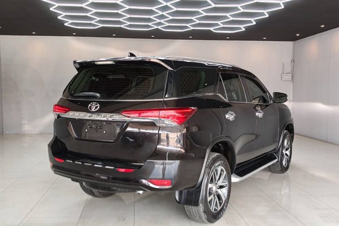 TOYOTA 2WD 2018 2.4V AT FORTUNER BROWN  4751 full