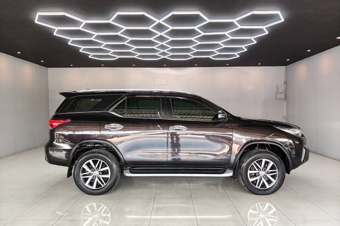 TOYOTA 2WD 2018 2.4V AT FORTUNER BROWN  4751 full