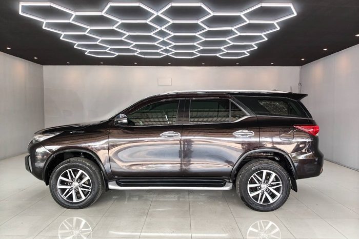 TOYOTA 2WD 2018 2.4V AT FORTUNER BROWN  4751 full