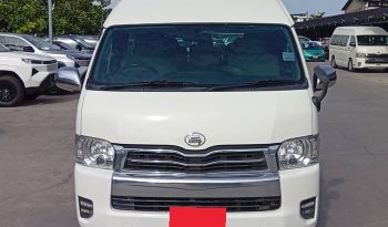 TOYOTA 2WD 2019 3.0 MT COMMUTER WHITE 213 full