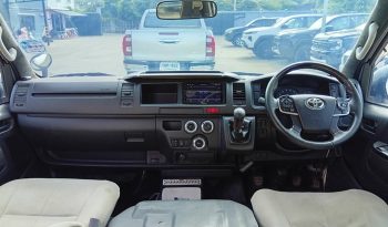 TOYOTA 2WD 2019 3.0 MT COMMUTER WHITE 213 full