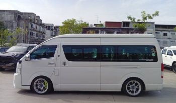 TOYOTA 2WD 2019 3.0 MT COMMUTER WHITE 213 full