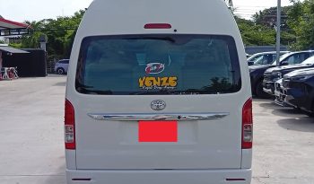 TOYOTA 2WD 2019 3.0 MT COMMUTER WHITE 213 full