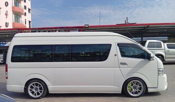 TOYOTA 2WD 2019 3.0 MT COMMUTER WHITE 213 full