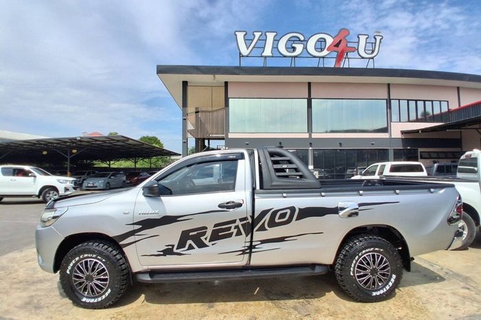 REVO 2WD 2018 2.4J MT STANDARD SILVER  1622 full