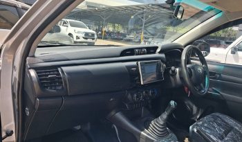 REVO 2WD 2018 2.4J MT STANDARD SILVER  1622 full