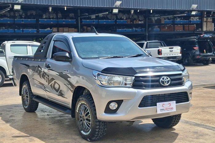 REVO 2WD 2018 2.4J MT STANDARD SILVER  1622 full