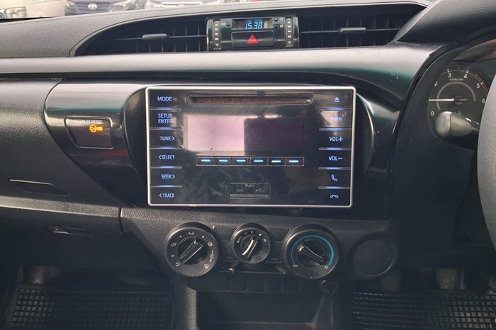 REVO 2WD 2018 2.4J MT STANDARD SILVER  6870 full