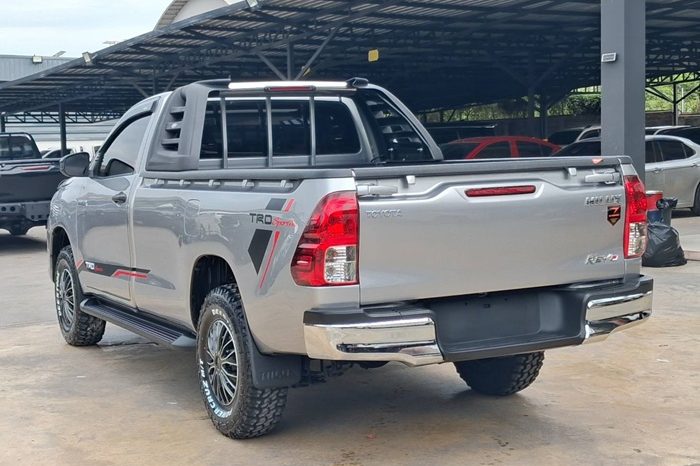 REVO 2WD 2018 2.4J MT STANDARD SILVER  6870 full