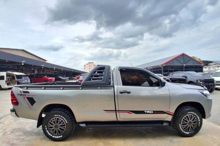REVO 2WD 2018 2.4J MT STANDARD SILVER  6870 full