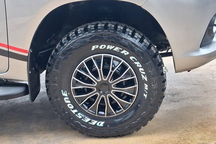 REVO 2WD 2018 2.4J MT STANDARD SILVER  6870 full