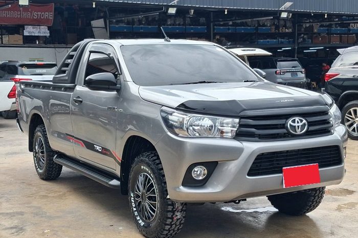 REVO 2WD 2018 2.4J MT STANDARD SILVER  6870 full