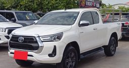 REVO PRE 2022 2.4 MID AT SAMRT CAB WHITE  2162