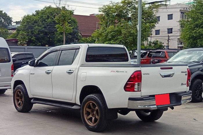 REVO PRE 2019 2.4E AT DOUBLE CAB WHITE  568 full