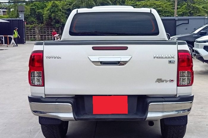 REVO PRE 2019 2.4E AT DOUBLE CAB WHITE  568 full