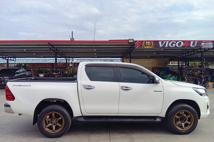 REVO PRE 2019 2.4E AT DOUBLE CAB WHITE  568 full
