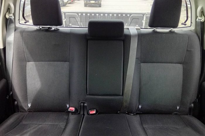 REVO PRE 2019 2.4E AT DOUBLE CAB WHITE  568 full