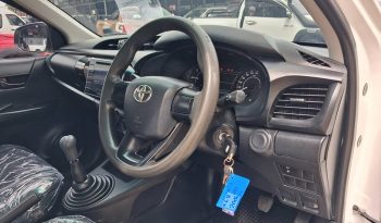 REVO 2WD 2018 2.4J MT STANDARD WHITE  8114 full