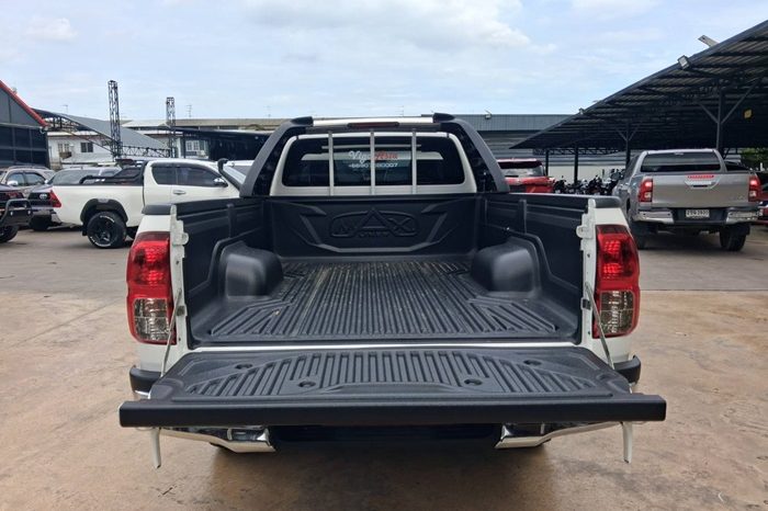 REVO 2WD 2018 2.4J MT STANDARD WHITE  8114 full
