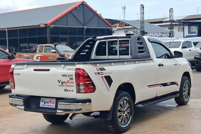 REVO 2WD 2018 2.4J MT STANDARD WHITE  8114 full