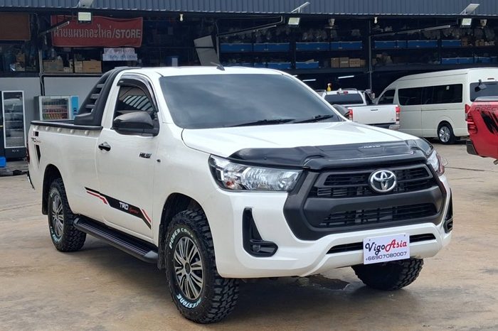 REVO 2WD 2018 2.4J MT STANDARD WHITE  8114 full