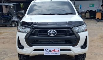 REVO 2WD 2018 2.4J MT STANDARD WHITE  8114 full
