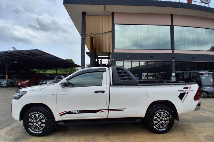 REVO 2WD 2018 2.4J MT STANDARD WHITE  8114 full