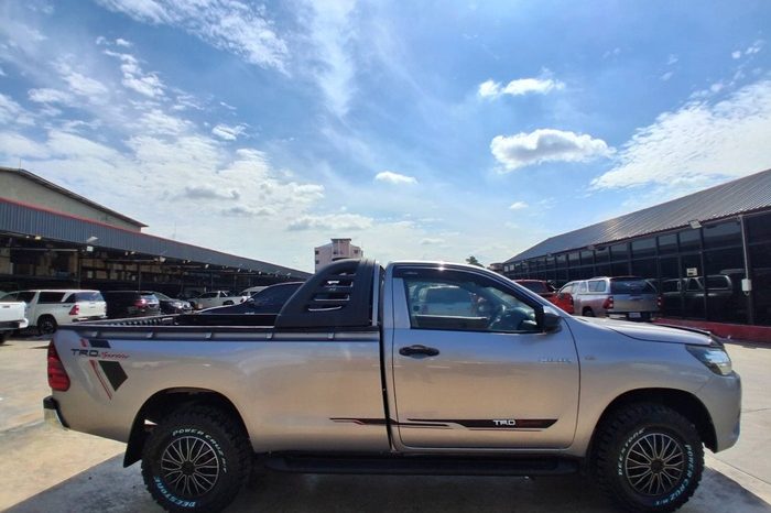 REVO 2WD 2018 2.4J MT STANDARD SILVER  9531 full
