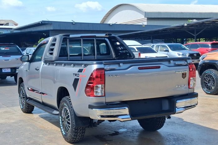 REVO 2WD 2018 2.4J MT STANDARD SILVER  9531 full