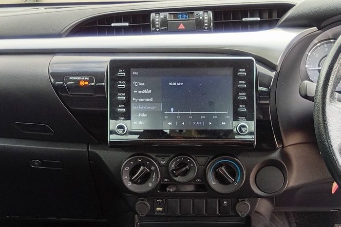 REVO PRE 2022 2.4 MID AT SAMRT CAB WHITE  2162 full