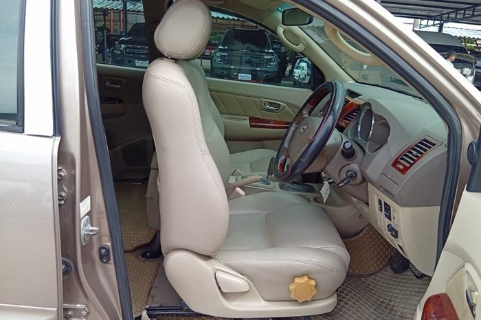 TOYOTA 4WD 2005 2.7V AT FORTUNER BROWN  1211 full