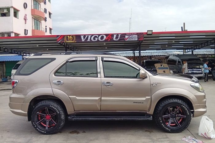 TOYOTA 4WD 2005 2.7V AT FORTUNER BROWN  1211 full