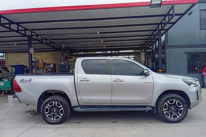 REVO 4WD 2021 2.4 MID MT DOUBLE CAB SILVER  7900 full