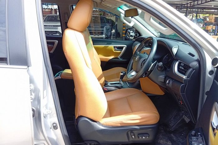 TOYOTA 4WD 2019 2.8V AT FORTUNER SILVER  3973 full