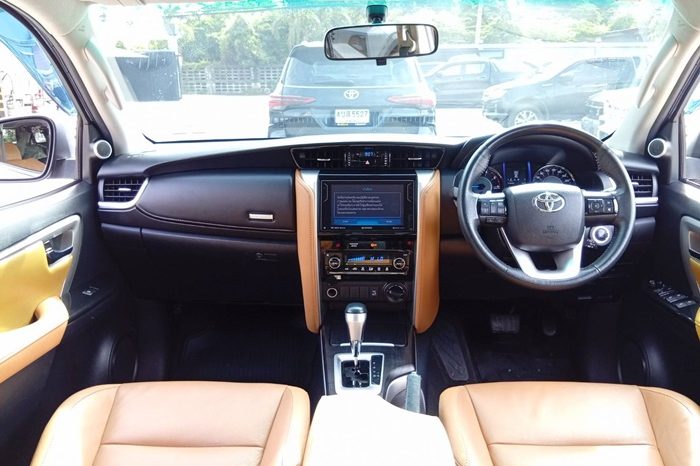TOYOTA 4WD 2019 2.8V AT FORTUNER SILVER  3973 full