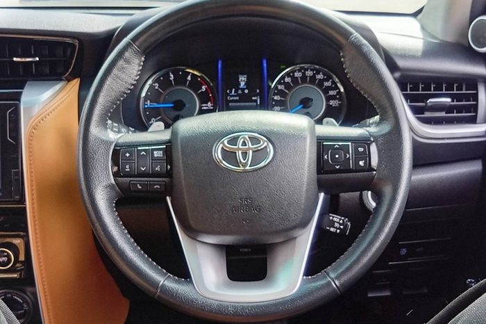 TOYOTA 4WD 2019 2.8V AT FORTUNER SILVER  3973 full