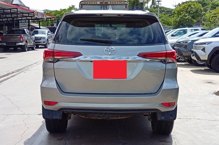 TOYOTA 2WD 2020 2.4V AT FORTUNER SILVER  6838 full