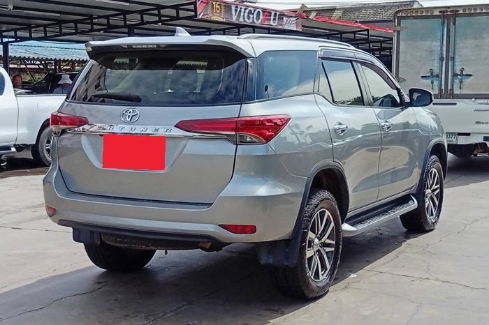 TOYOTA 2WD 2020 2.4V AT FORTUNER SILVER  6838 full