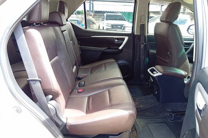 TOYOTA 2WD 2020 2.4V AT FORTUNER SILVER  6838 full