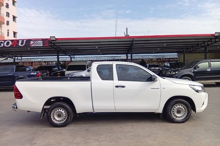REVO 2WD 2017 2.4J MT SMART CAB WHITE  7043 full