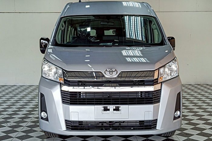 TOYOTA 2026 2WD 2.8 AT COMMUTER SILVER 45729 full