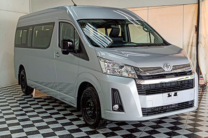 TOYOTA 2026 2WD 2.8 AT COMMUTER SILVER 45729 full